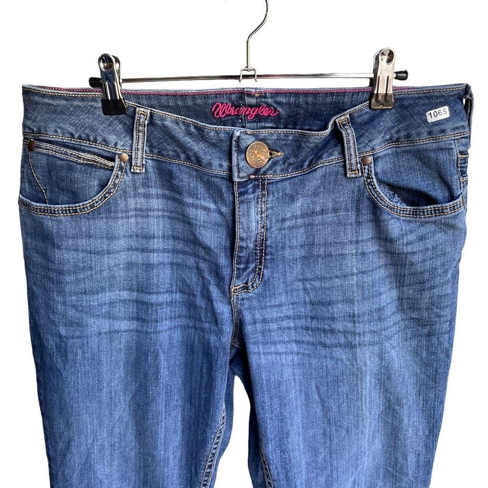 Wrangler Straight Jeans 13/14 (Inseam 32”) Women’s Dark Wash Gently Used [#1065] - Picture 3 of 7